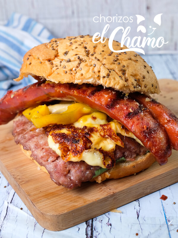 Hamburguesa-de-res-con-Chorizos-El-Chamo-receta-facil-2