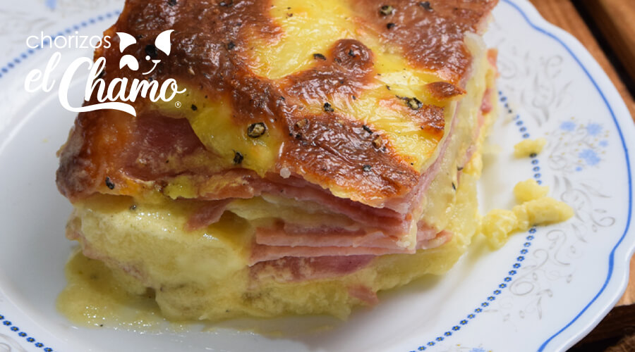 Portada-receta-torta-de-papa-con-jamon-ahumado-y-queso-chorizos-el-chamo-blog